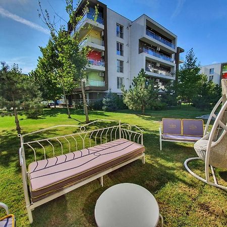Beside Airport Apartment โอโตเปนี ภายนอก รูปภาพ